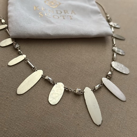 Kendra Scott necklace - Picture 2 of 4